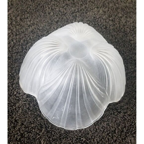 Frosted Glass Shell Bowl Set of 2 vintage Mikasa Salad or Seafood Serving Dishes - Picture 4 of 7